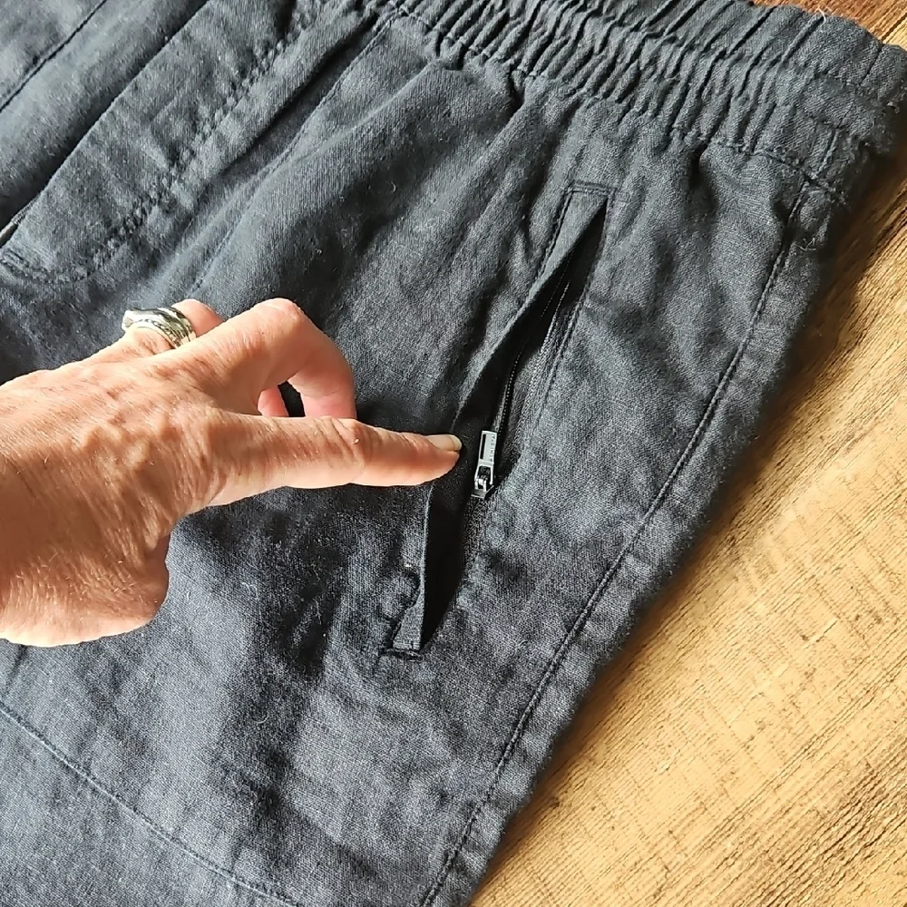 Black Jogger Sweatpants with Elastic Cuffs - Picture 2 of 6